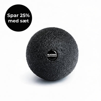 BLACKROLL® BALL 08 Faszienball (8 Cm), Kleine Faszienkugel Für Die Punktuelle Selbstmassage, Massageball Zur Behandlung Von Muskelverspannungen, Mittlere Härte, Made in Germany, Schwarz